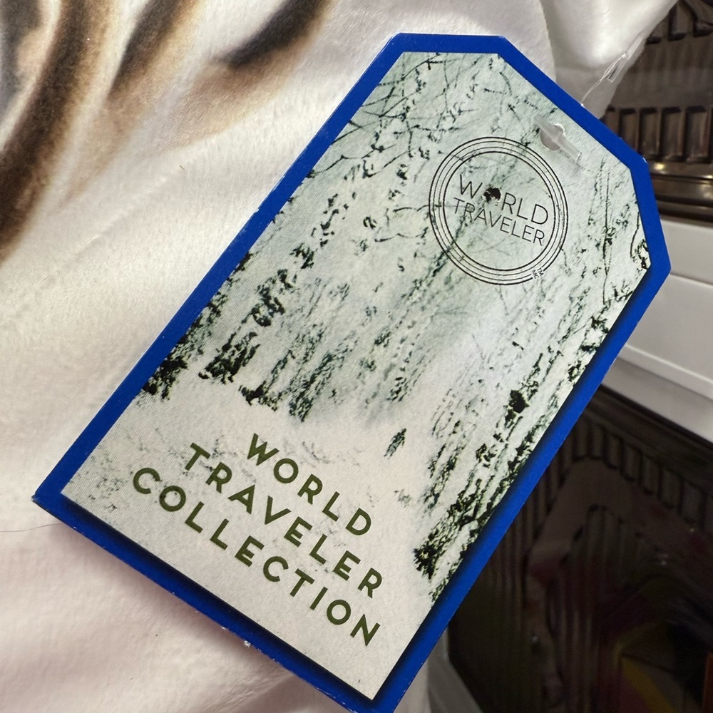 World Traveler Collection NWT Stunning Cream & Browns Velour 16” x 16” Pillow - Picture 3 of 8